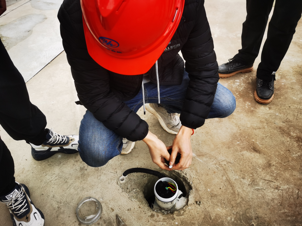 永浩機(jī)電 西門子超聲波液位計(jì)安裝現(xiàn)場(chǎng)(1).png